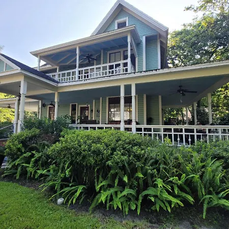 Camellia Rose Inn- King Room Southern Charm-3