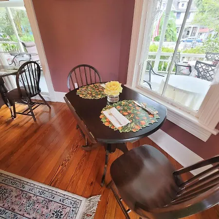 Camellia Rose Inn- King Room Southern Charm-2