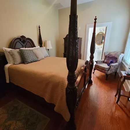 The Camellia Rose Inn- King Room Stardust-3
